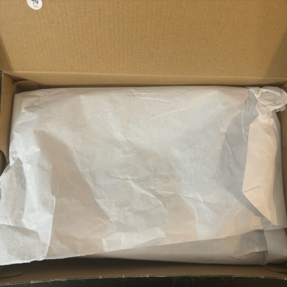 Size 9 NWT REEBOK SNEAKER Ice Blue and Bubblegum Sole - Picture 3 of 11